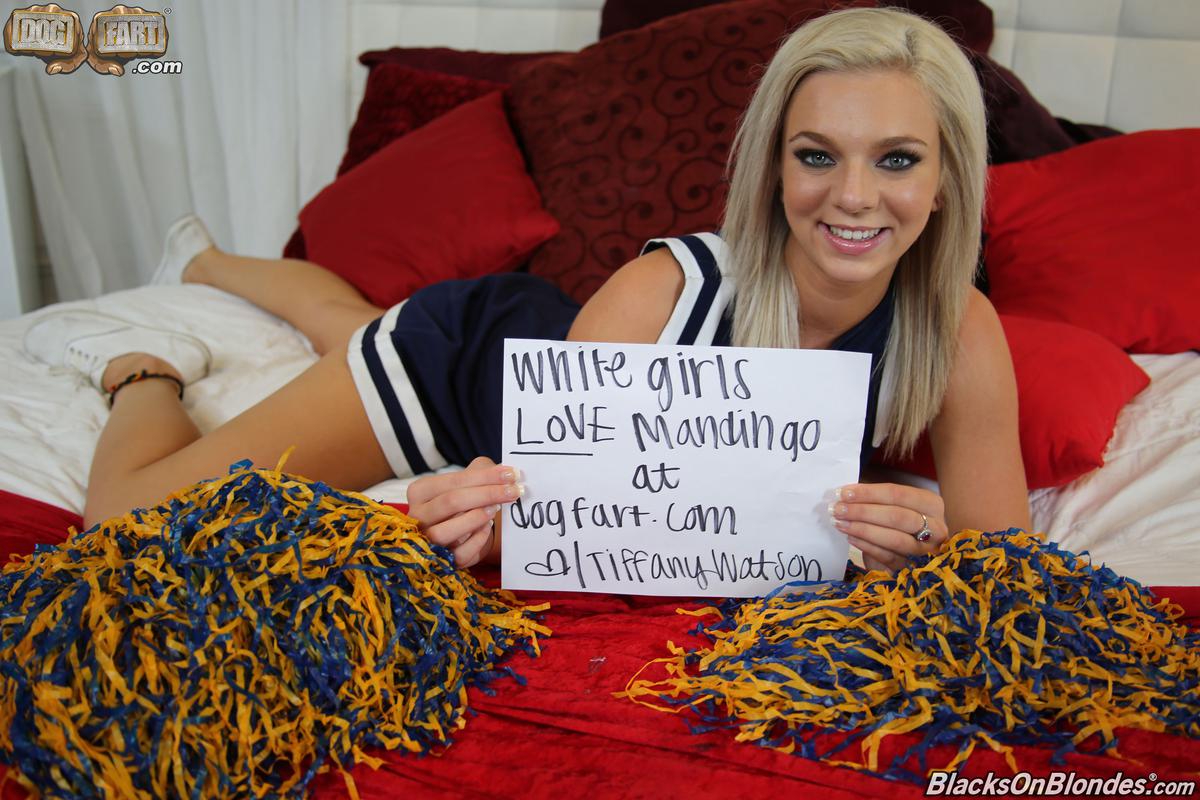 Blonde Cheerleader Tiffany Watson with Nice Feet in Bed - Image Gallery  #412183