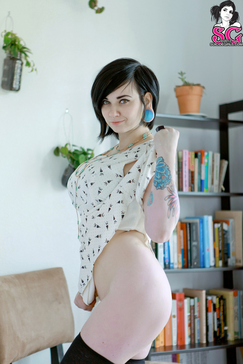 Pale Busty Raven Haired Chubby Quinne with Pierced Nose from SuicideGirls  Wearing Stockings - Image Gallery #401851