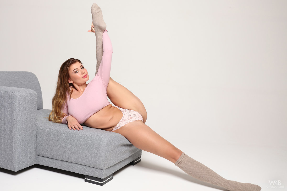 Lucy LI with Open Pussy from W4B - Image Gallery #403603