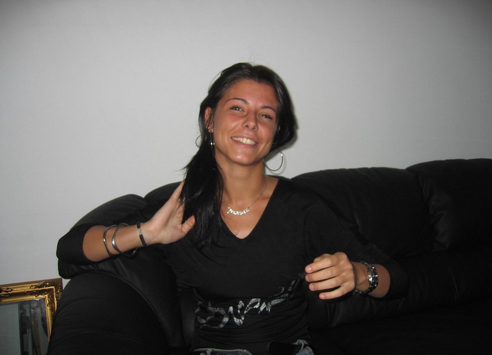 Amateur Teen Shaved Raven Haired Skinny Tanned Girlfriend with Small Tits Giving Blowjob