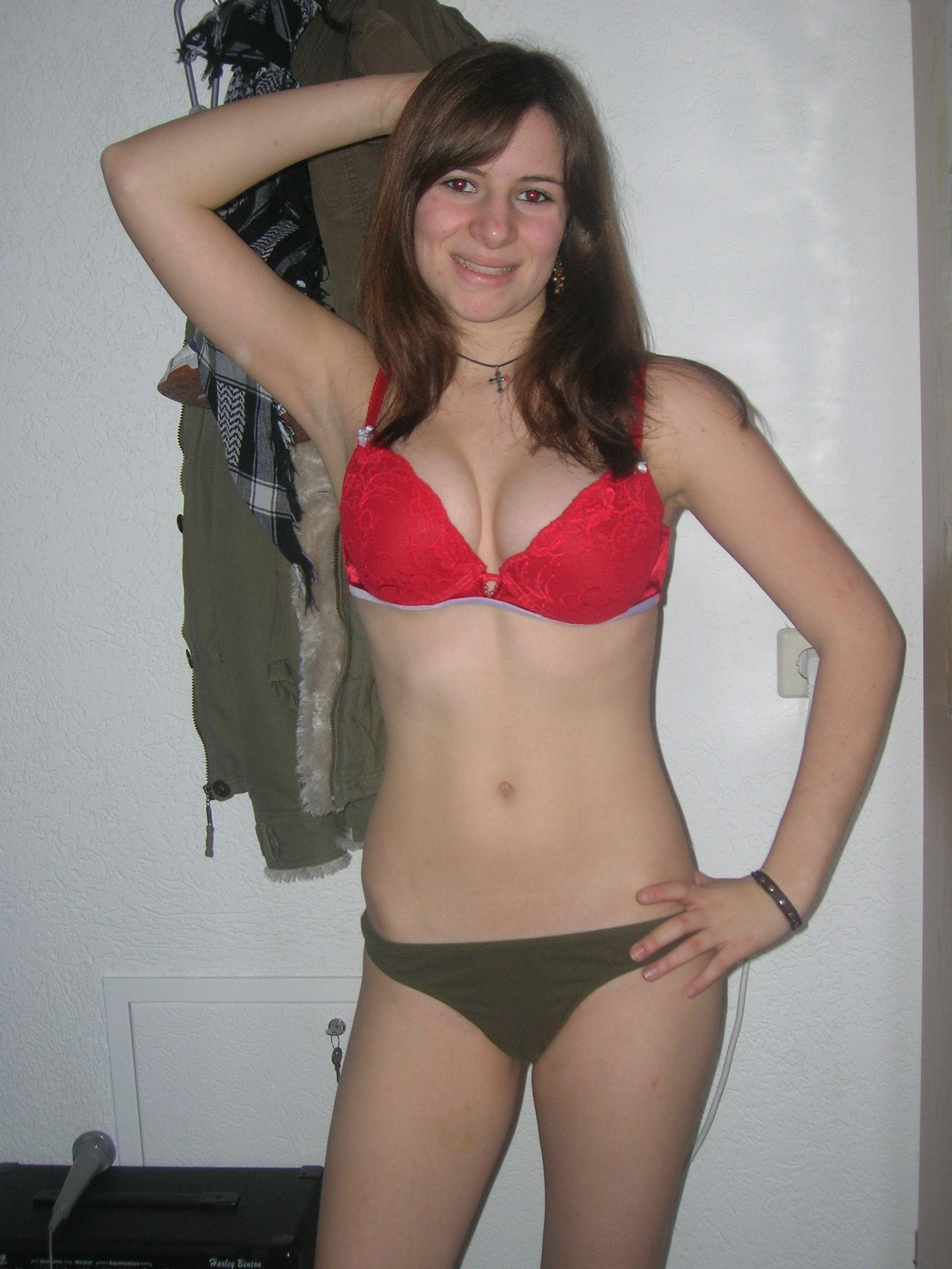 Amateur Teen Shaved Young Girlfriend pic
